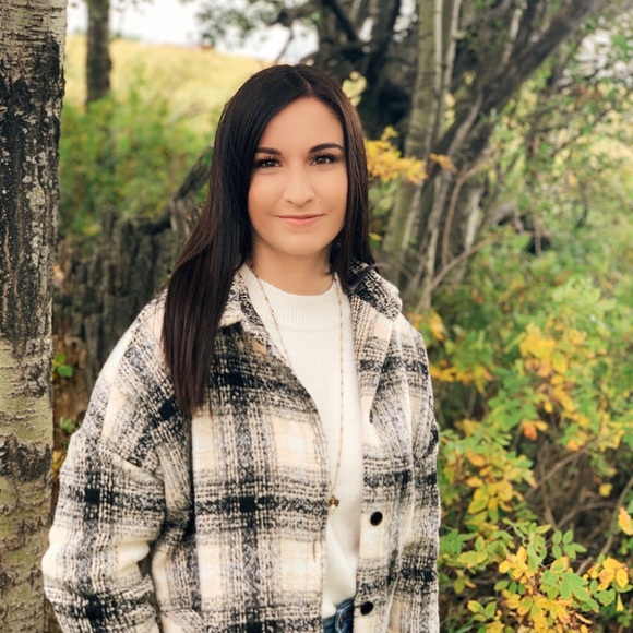 Meet your Posher, Kailey - Picture 1 of 1